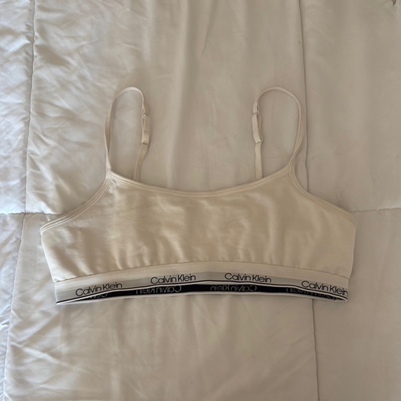 Calvin Klein Other - calvin klein sports bra